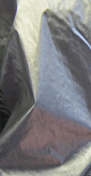 Regenmantel-/Trenchcoatstoff, wasserabweisend, silber mit schwarzer Abseite, 100%PES, ca.145cm breit