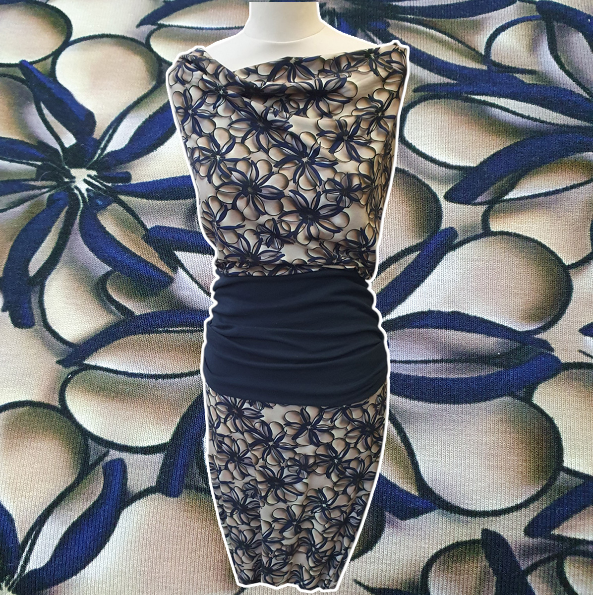 Viskose-Jersey 3D-Blätter beige/d.blau, Vi/El