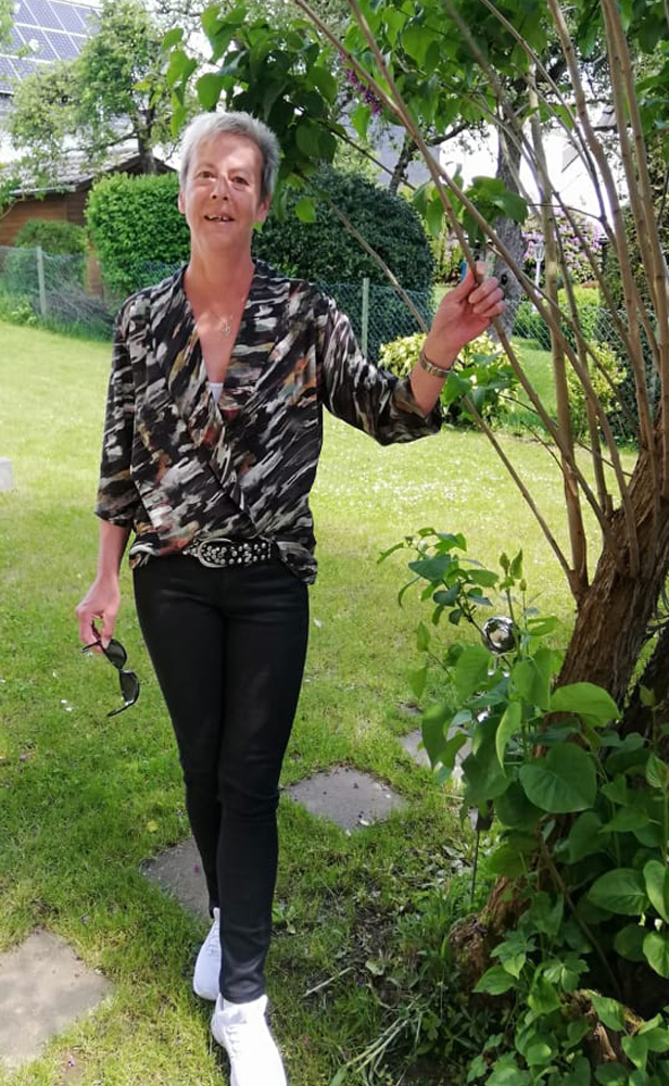 Cupro/Viscose fließend gewebt, Aquarell Fashion Print, 63%CU, 37%VI, ca.130-135cm breit, 105 g/m²