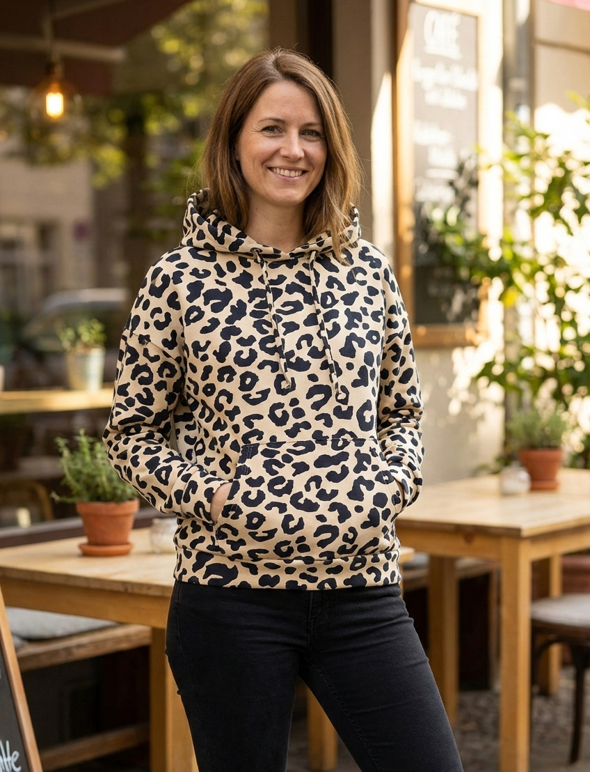 Sweatstoff gerauht, ecru/nachtblau Leo-Print, 82% Bio-Baumwolle, 18% recyc.PES